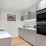 Large Notting Hill Flat With Garden