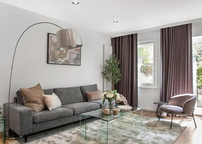 Large Notting Hill Flat With Garden