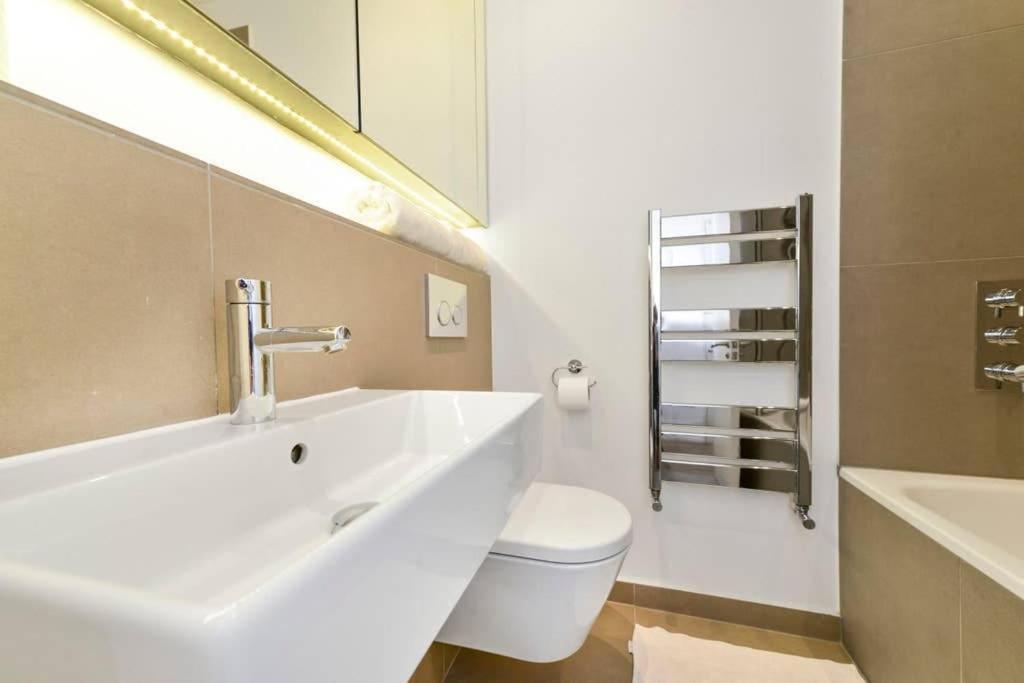 Large Notting Hill Flat With Garden Appartamento *