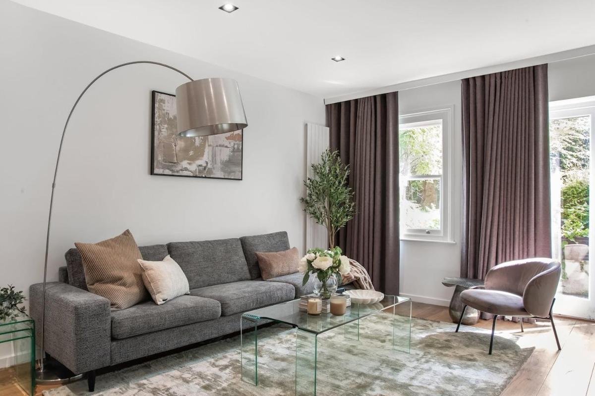 Large Notting Hill Flat With Garden Londra